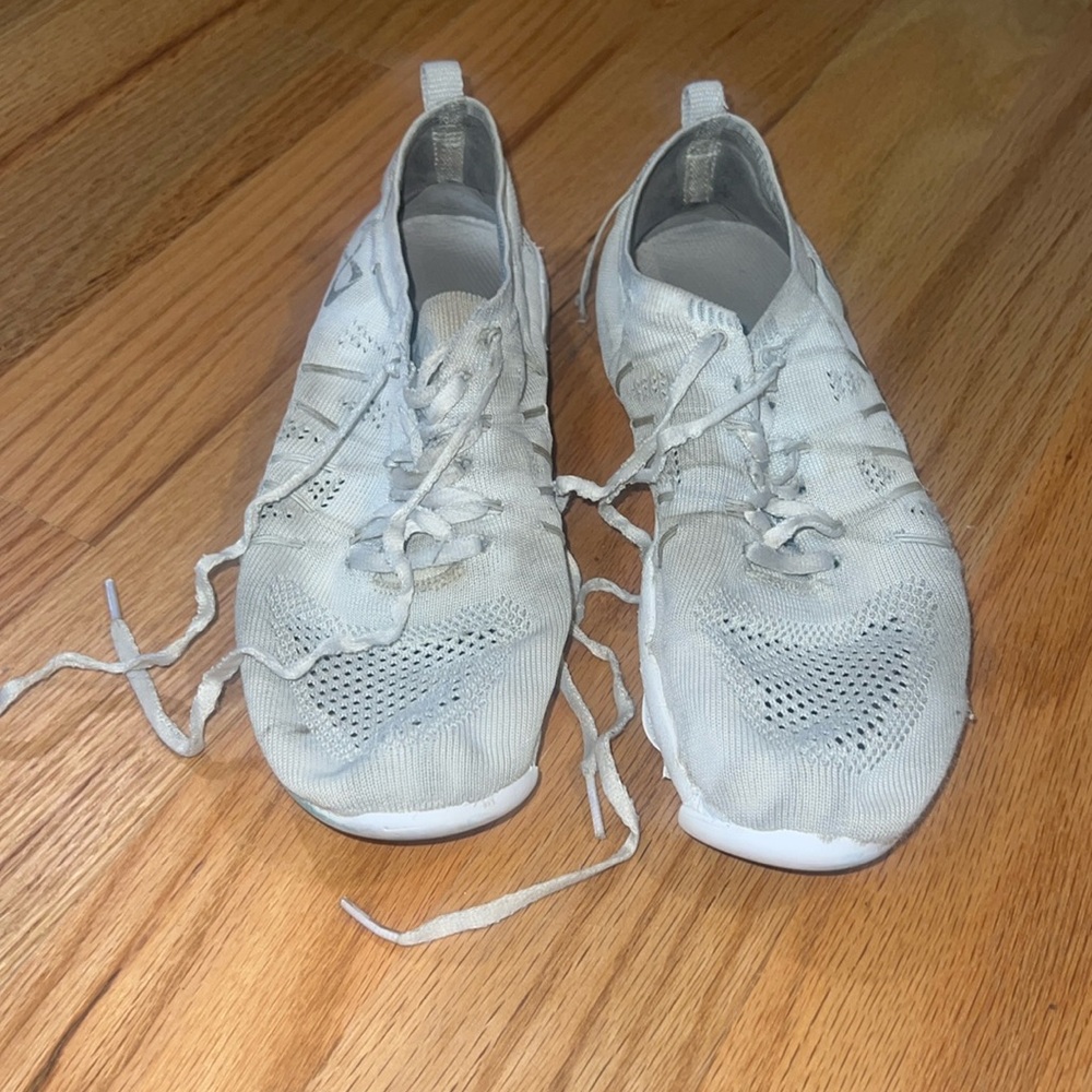 SIZE 9 NFINITY FLYTE cheer shoes